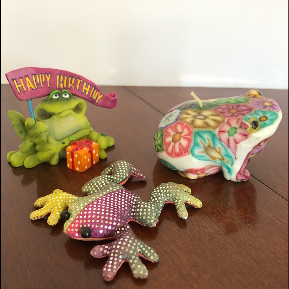 Lot of 3 assorted Frogs Toads for decoration 2” H